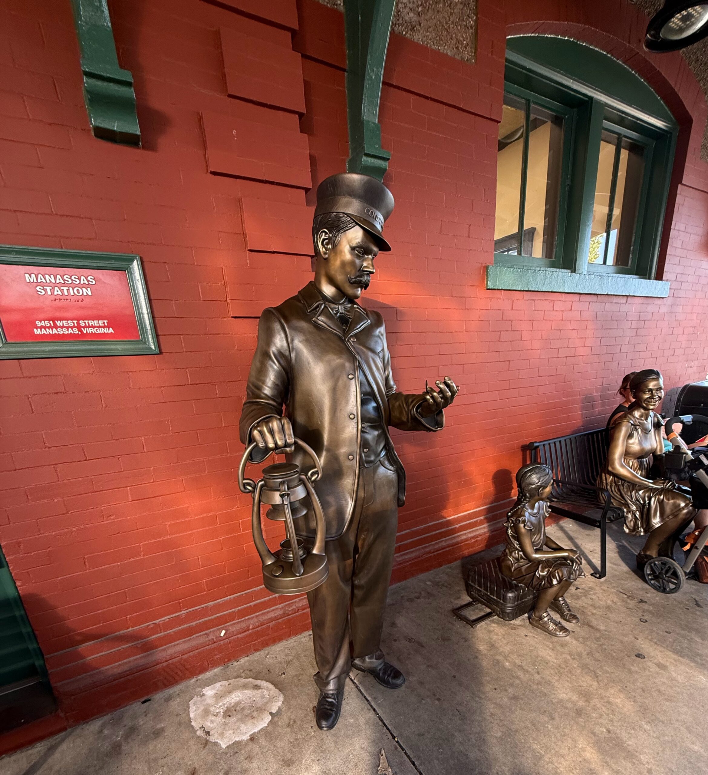 Manassas train station statues
